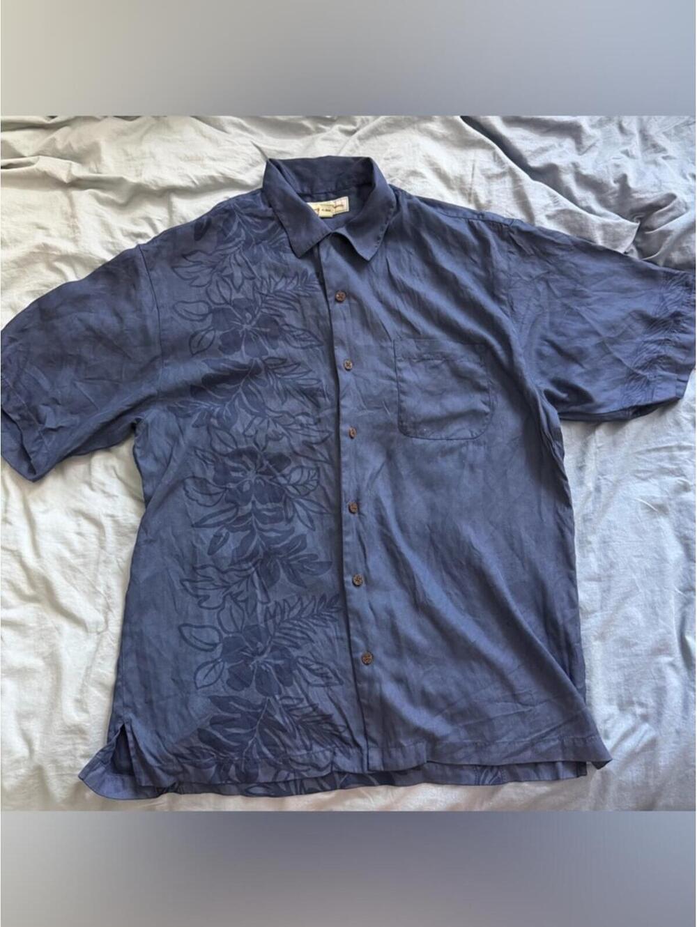 Tommy Bahama Tonal Blue 100% Silk Embroidered Floral Camp Shirt Button Up M